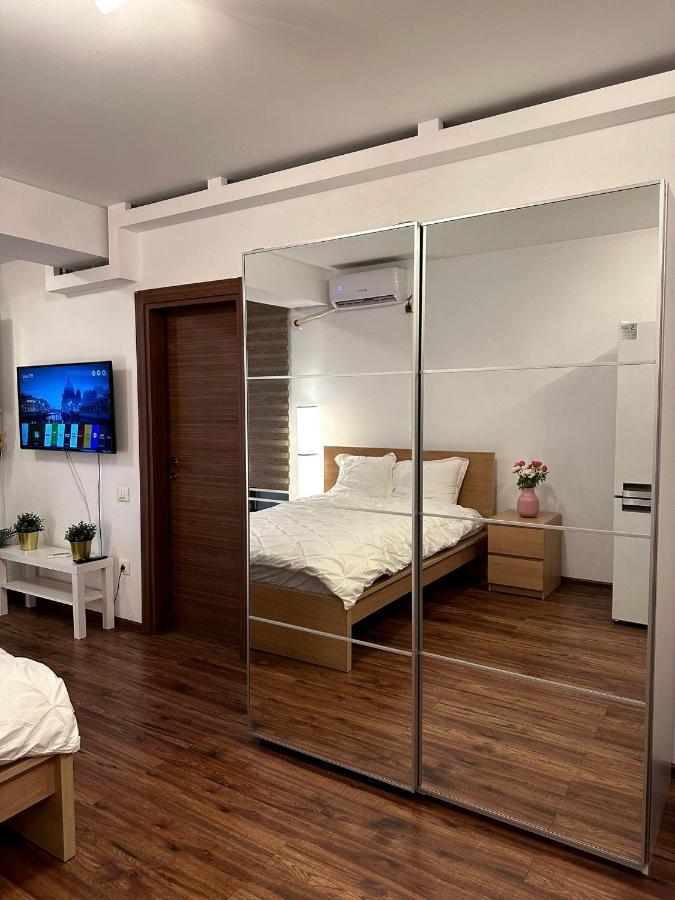 Cozy Apartment With Self Check-In Near Promenada Mall And Verdi Park Bucharest Exterior photo
