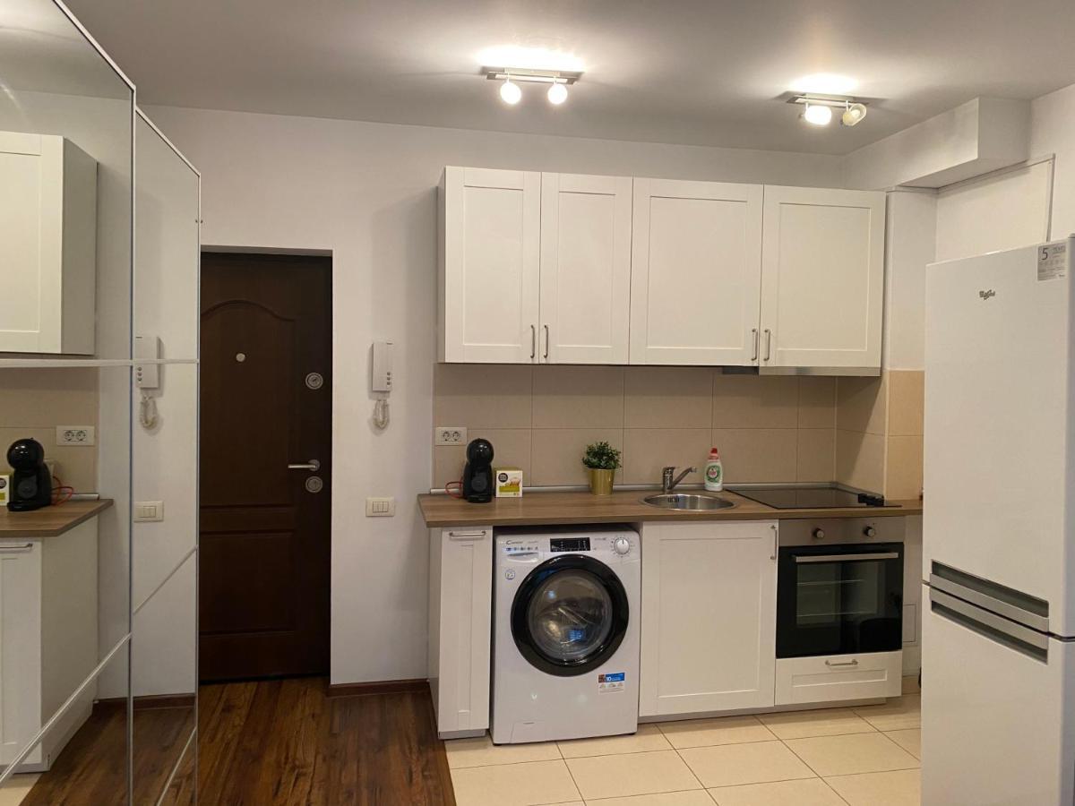 Cozy Apartment With Self Check-In Near Promenada Mall And Verdi Park Bucharest Exterior photo