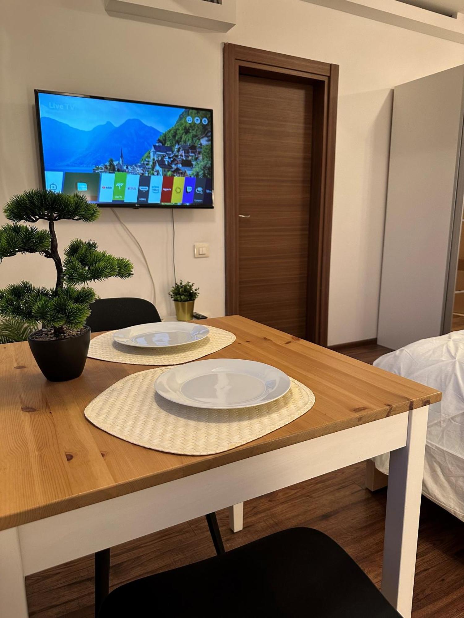 Cozy Apartment With Self Check-In Near Promenada Mall And Verdi Park Bucharest Exterior photo