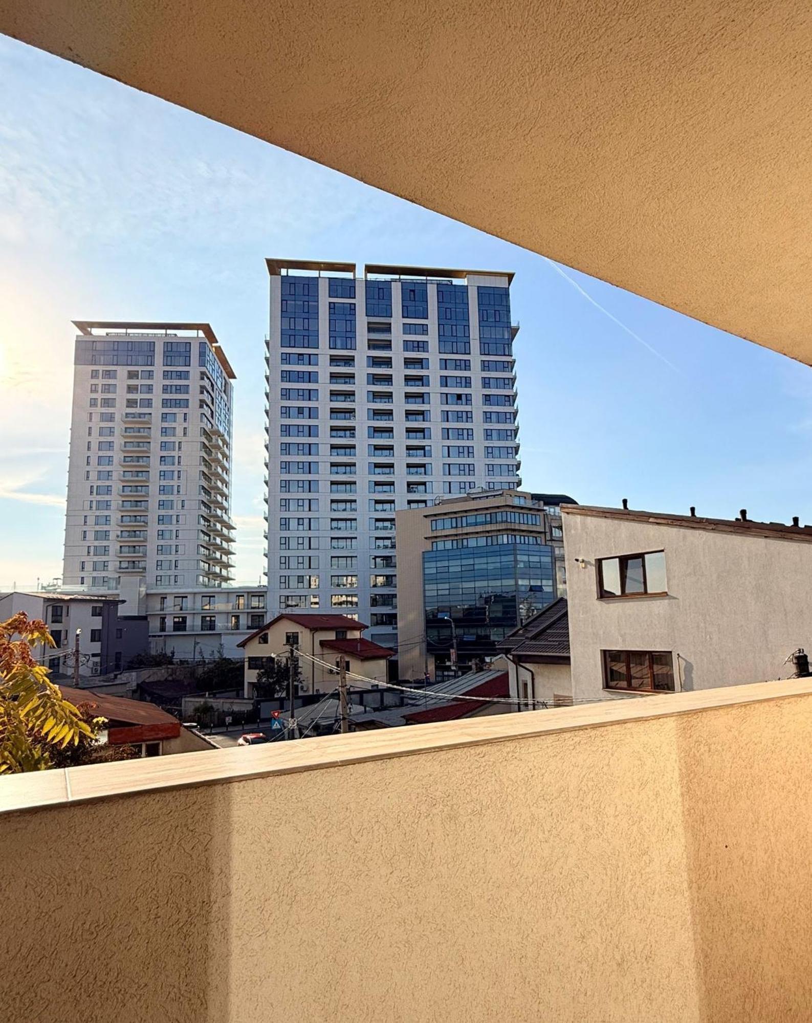 Cozy Apartment With Self Check-In Near Promenada Mall And Verdi Park Bucharest Exterior photo